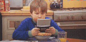 手机对孩子的伤害有多大？远不止影响视力那么简单