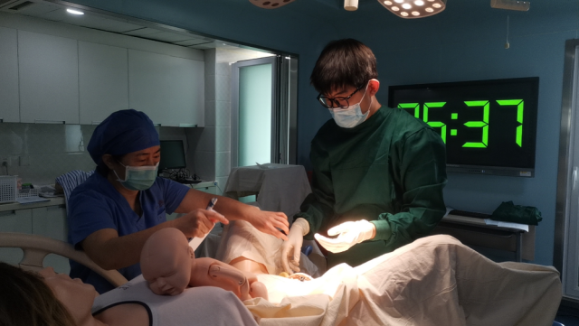 新专业学生即将毕业，职业发展前景如何？记者探访